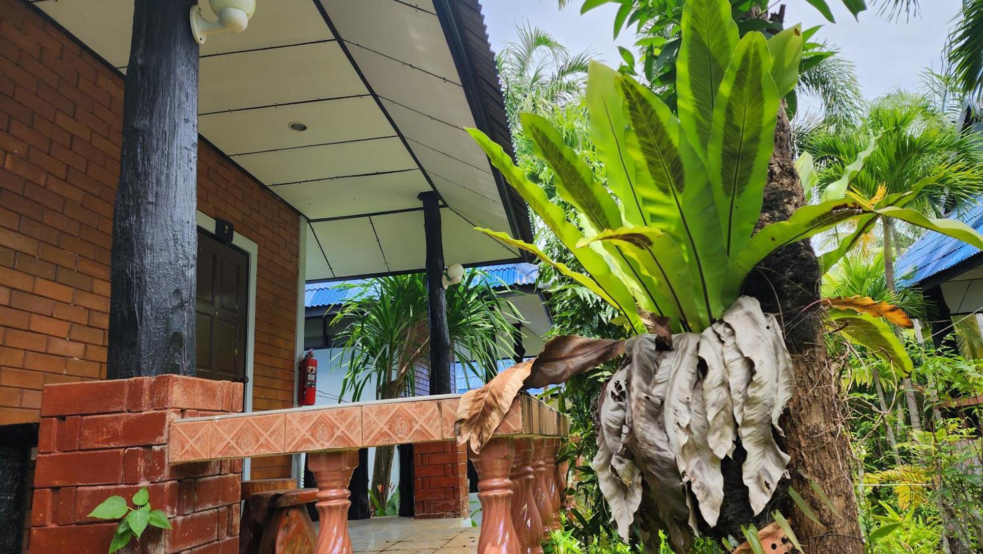 Lovely Lanta Resort Koh Lanta Bagian luar foto